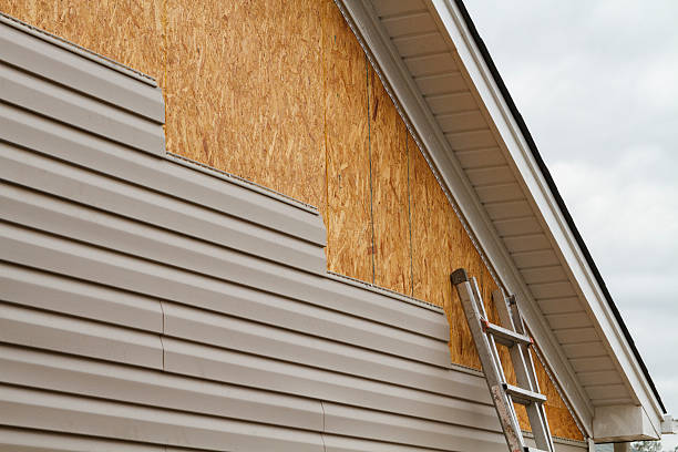 Professional Siding Installation technician working in Blain, PA
